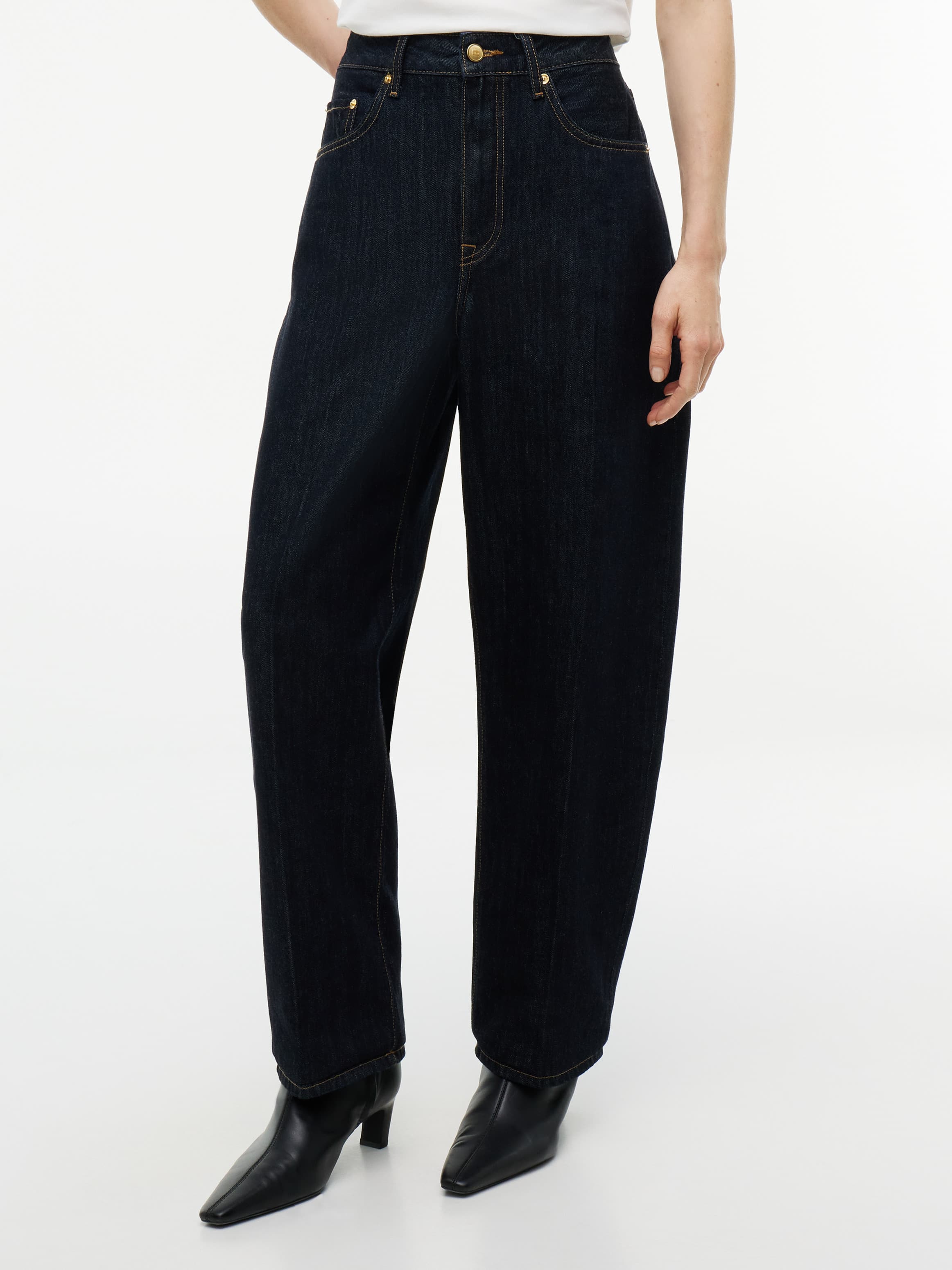 Quinn Mid Rise Barrel Jeans